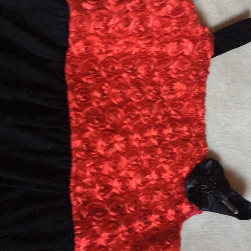 Dress - Picture 2 of 2